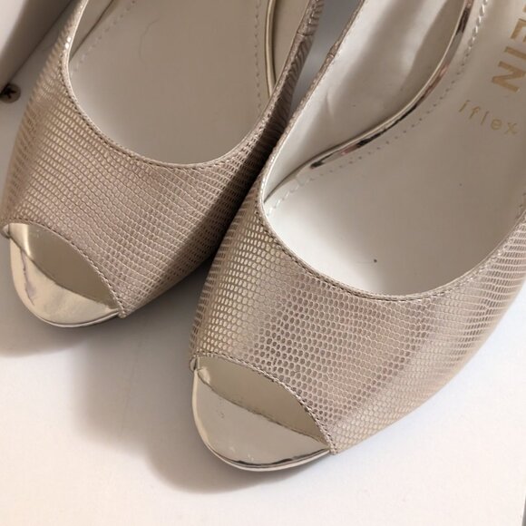 Anne Klein Slingback Open Toe Leather Chunky Heel Pale Gold, Sz 8.5 NWOT - Picture 10 of 13